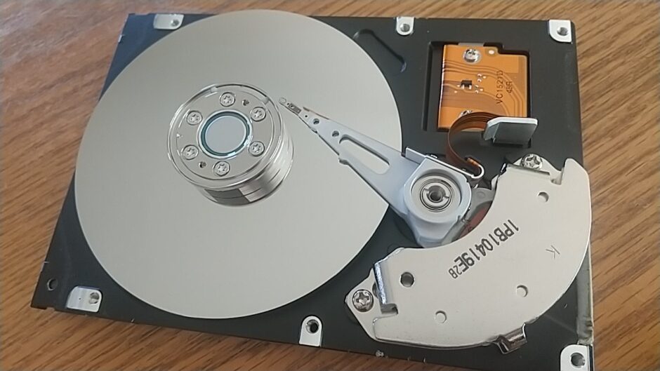 ハードディスクの内部