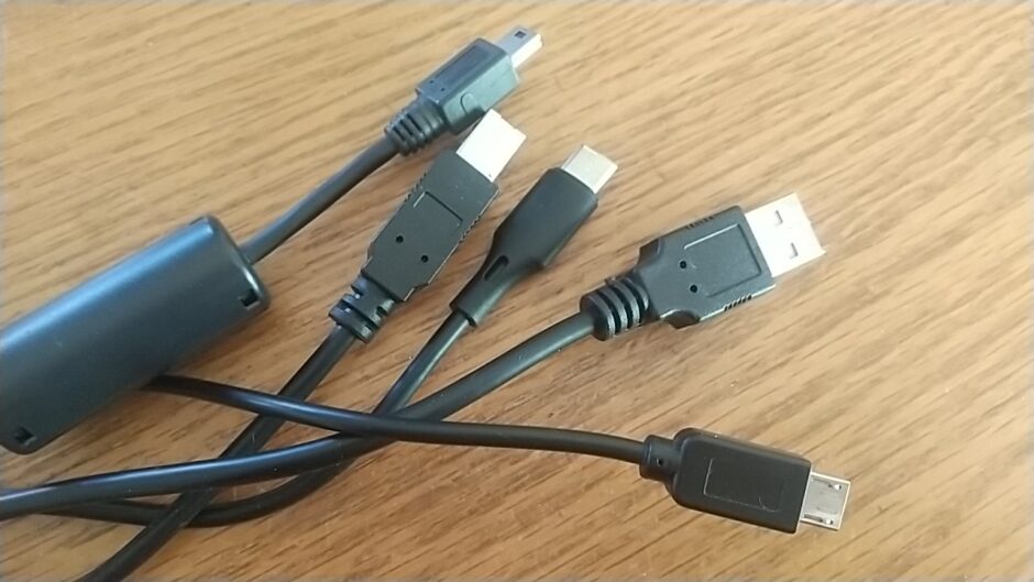 種類が多いUSBケーブル