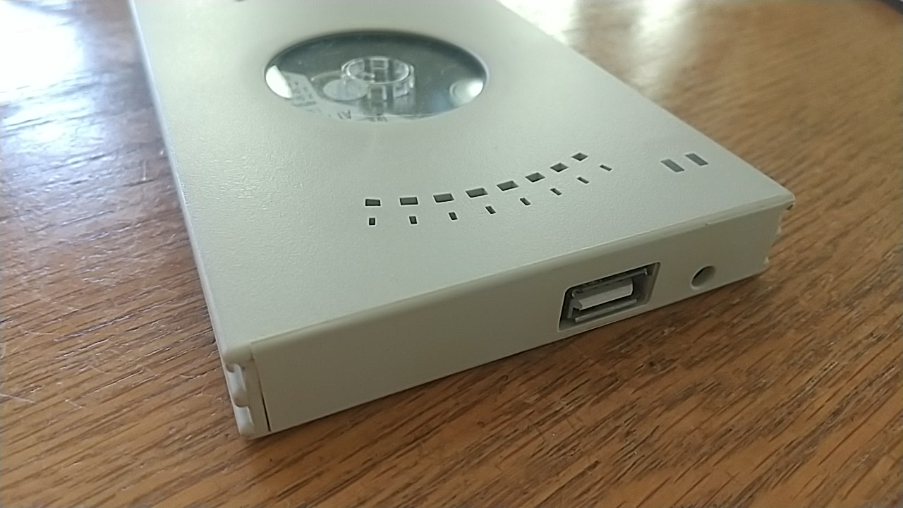 記憶デバイス側のUSB-Aレセプタクル