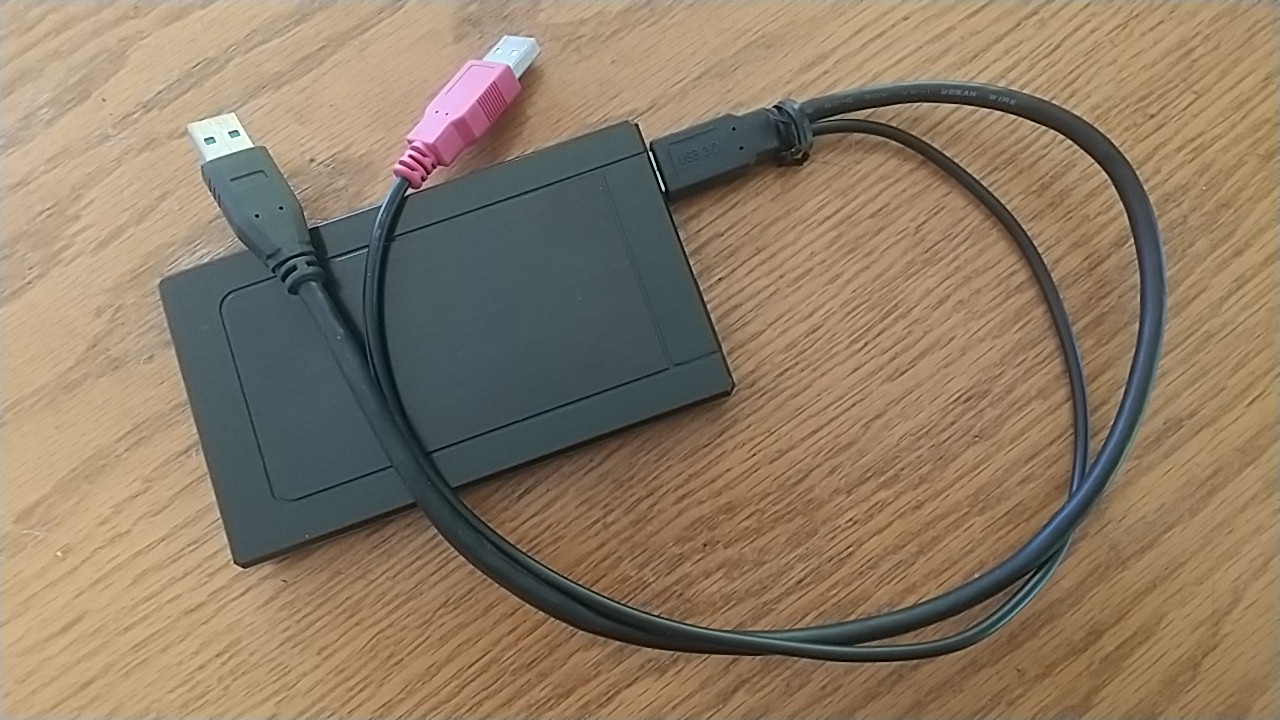 SATA接続用のUSB外付けHDDケース